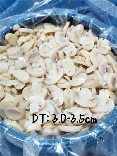 เห็ดแชมปิญองสไลด์น้ำส้มสายชูในถัง